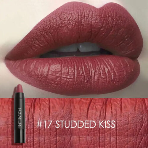 studded kiss